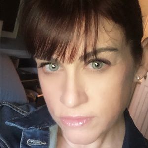 Meet your Posher, Holly